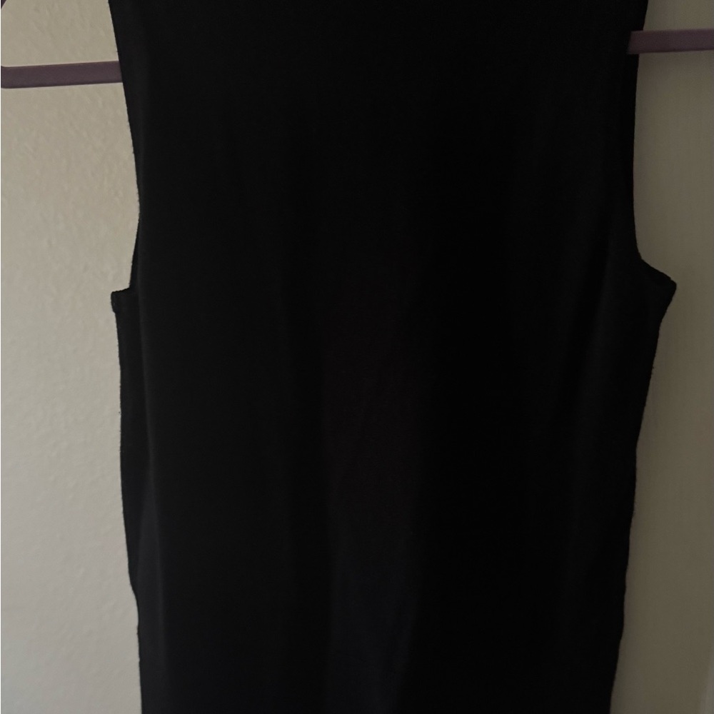 Chic Black Sleeveless Top
